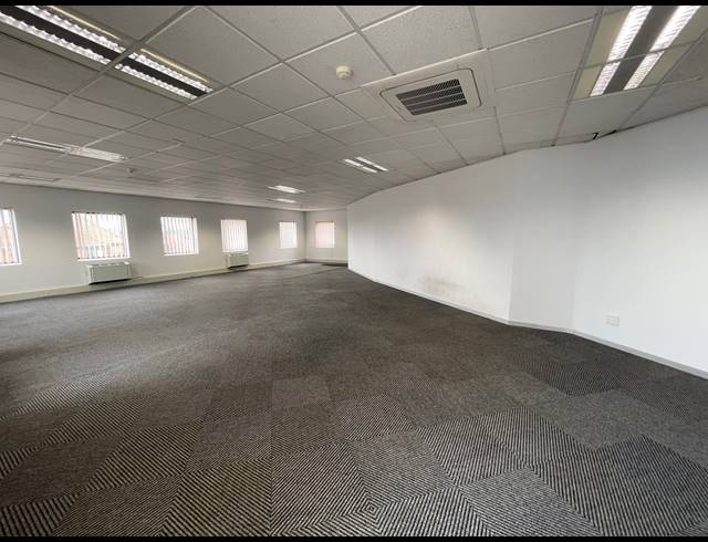 326M² OFFICE TO LET IN PARKTOWN